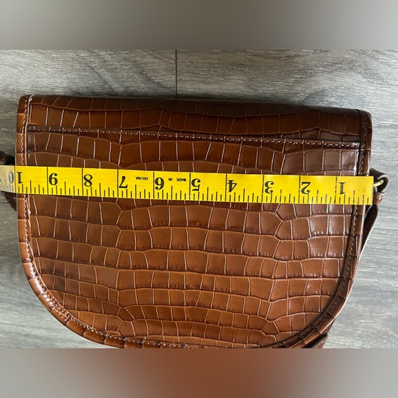 J. Crew Classic large saddle bag in Crocodile Embossed leather Cognac - Picture 10 of 13